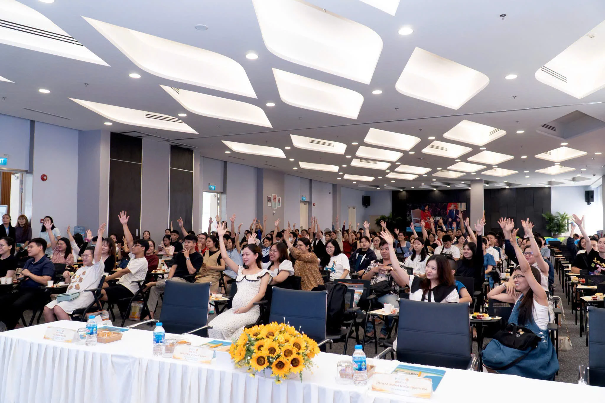 Theo dõi thai kỳ phát triển và nhận biết dấu hiệu chuyển dạ