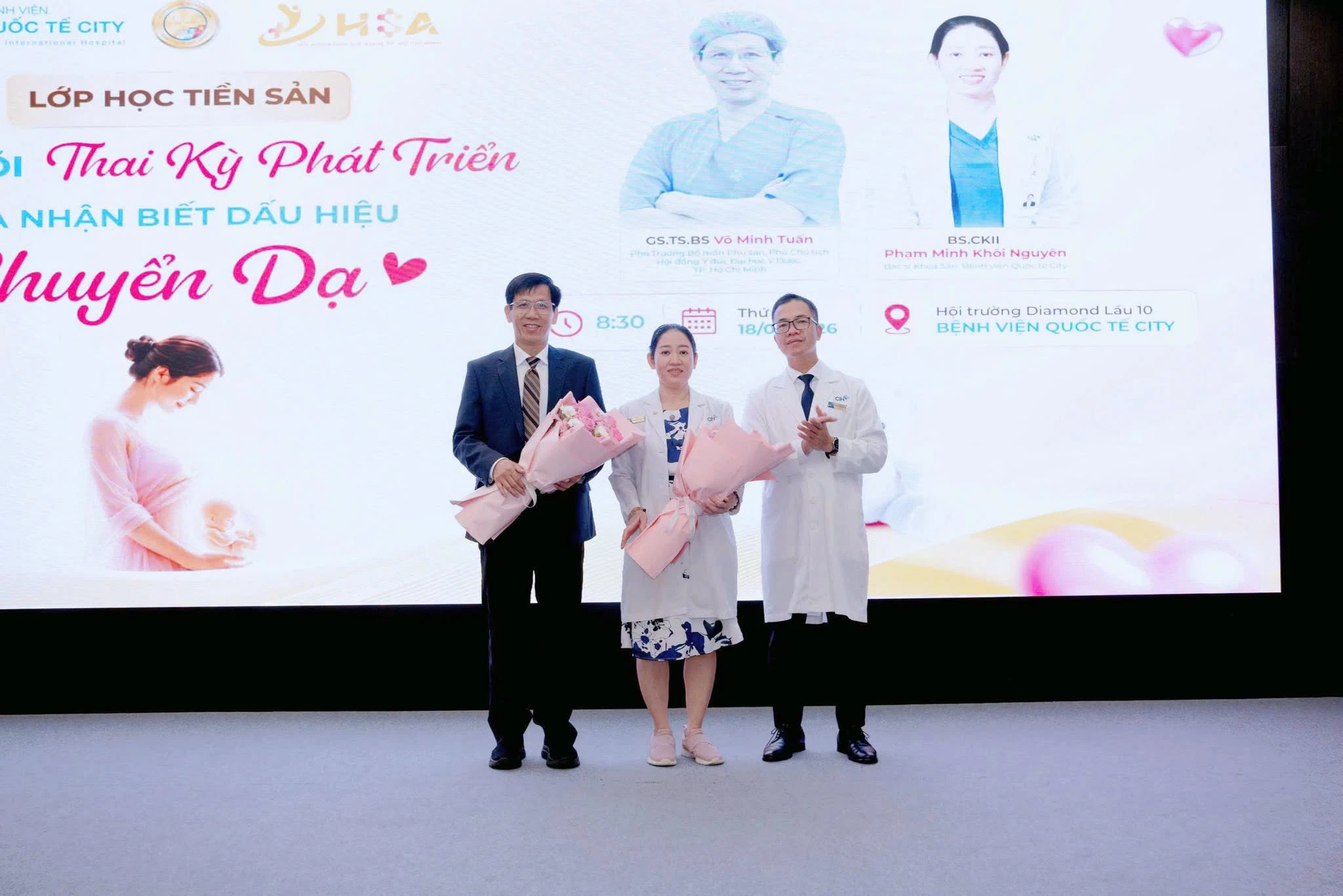 Theo dõi thai kỳ phát triển và nhận biết dấu hiệu chuyển dạ