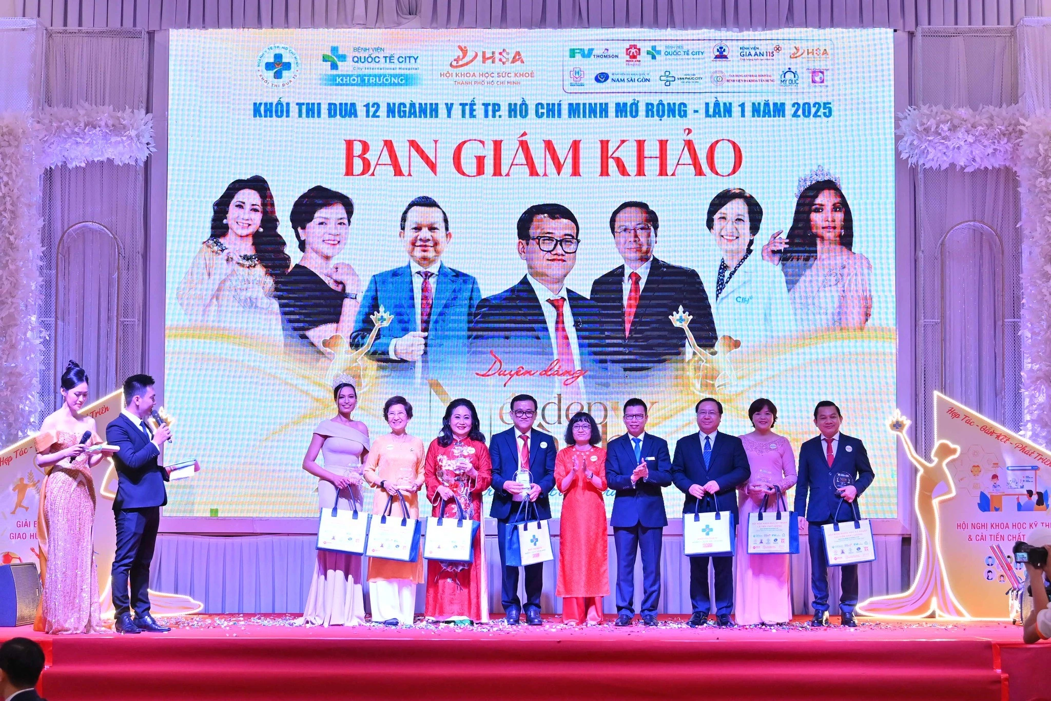 Bùng nổ Đêm Chung Kết Hội Thi ” Duyên Dáng Nét Đẹp Ngành Y “
